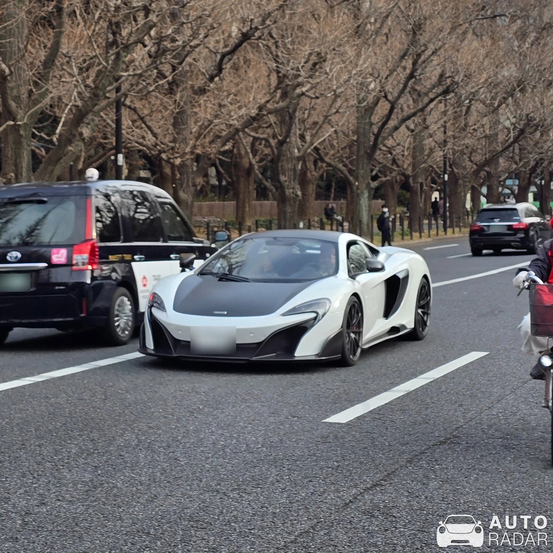 McLaren 675LT spotted in Minato City, 일본
