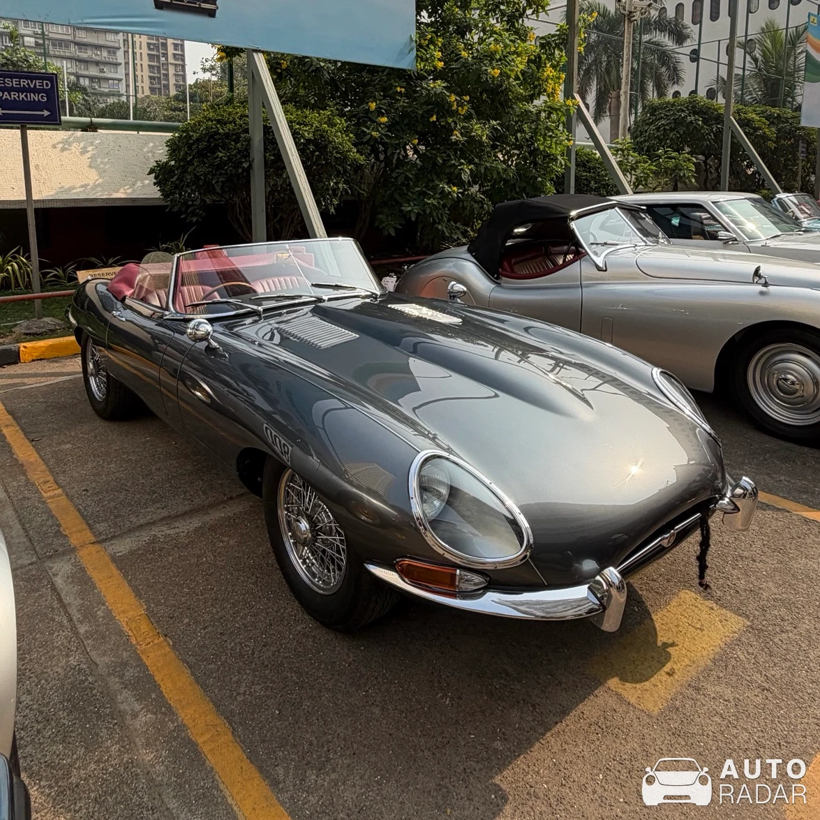 Jaguar E-Type spotted in Mumbai, India