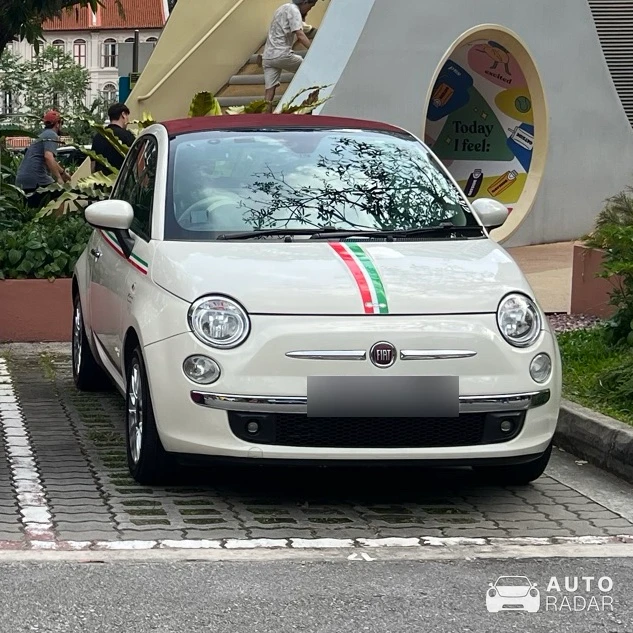 Fiat 500 Cabriolet spotted in Singapore