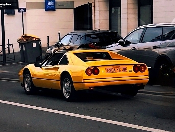 Ferrari 328 GTB