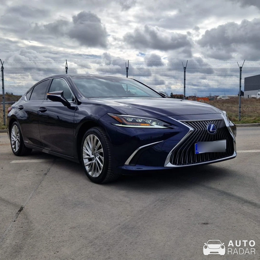 Lexus ES 300h spotted in Kladno