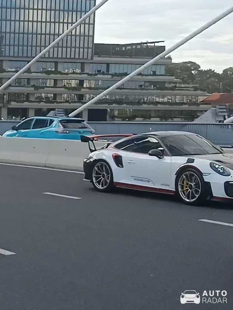 Porsche 991 GT2 RS spotted in Ho Chi Minh City, Vietnam