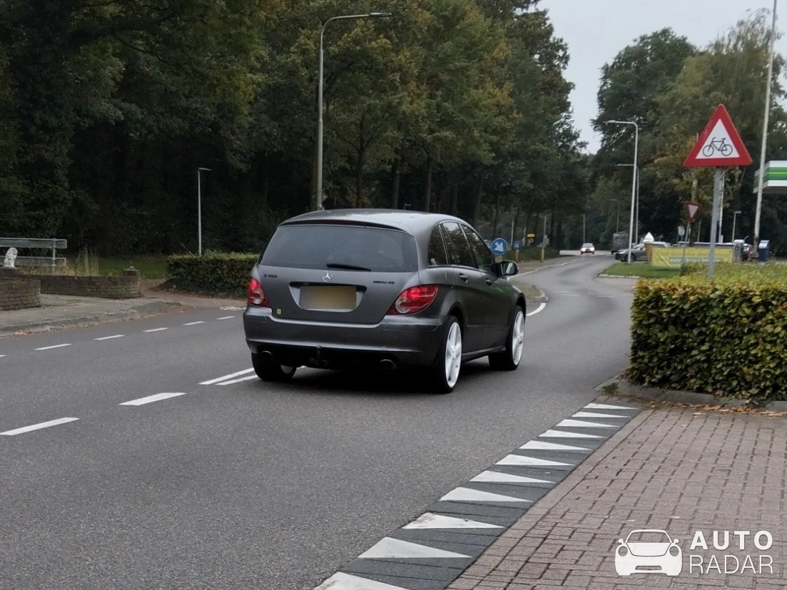 Mercedes-Benz R-Klasse spotted in Zelhem