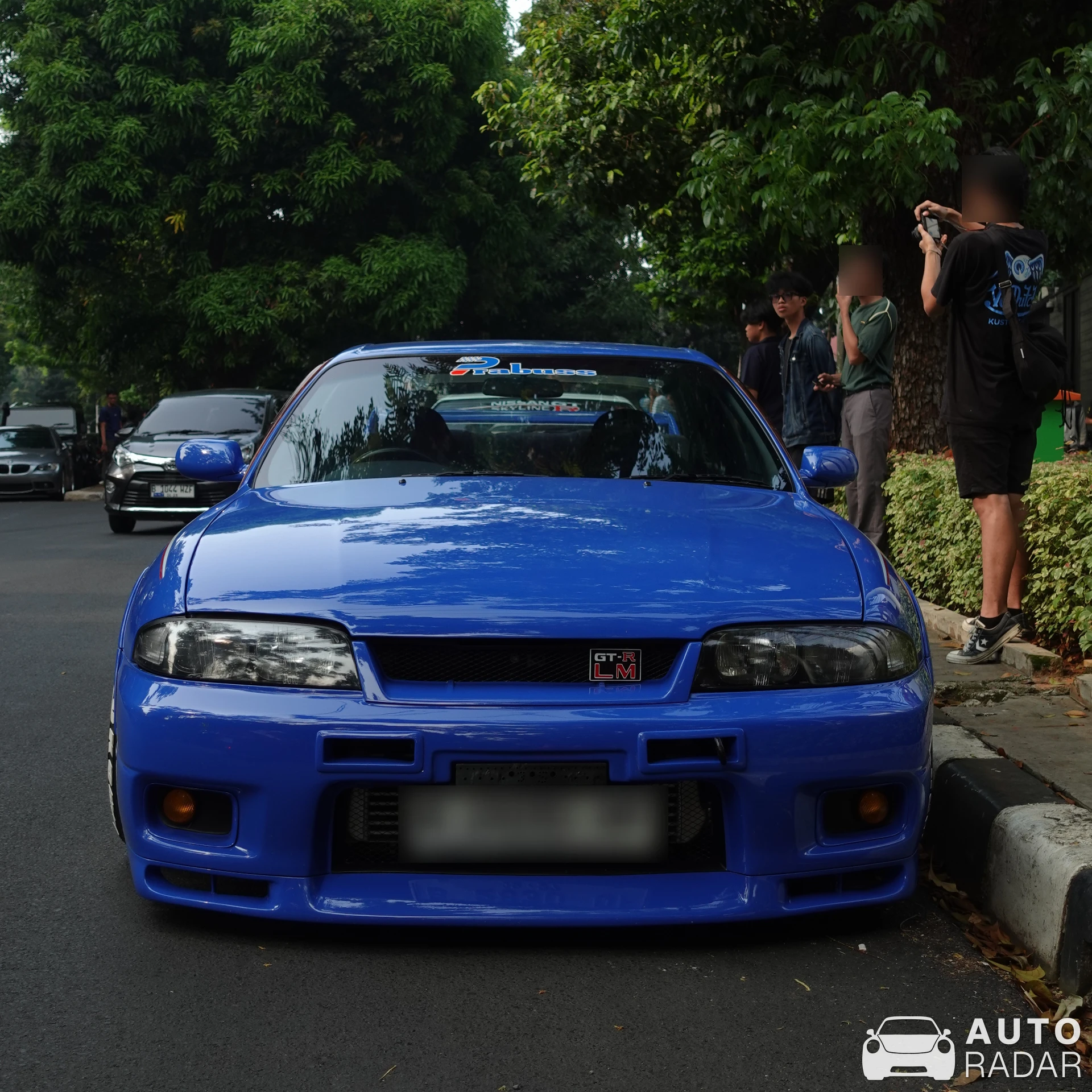 Nissan Skyline R33 V-Spec spotted in Jakarta