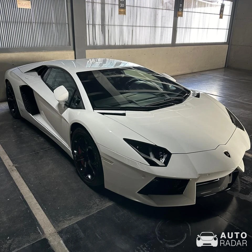 Lamborghini Aventador LP700-4 spotted in León de los Aldama