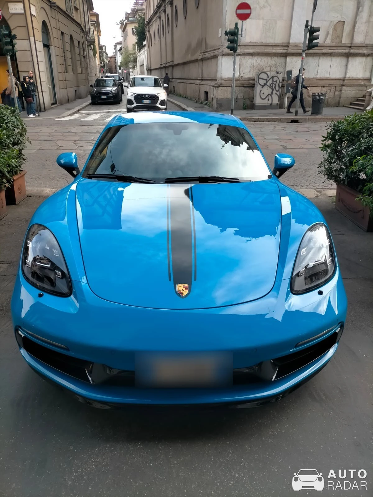 Porsche 718 Cayman Style Edition  spotted in Milano