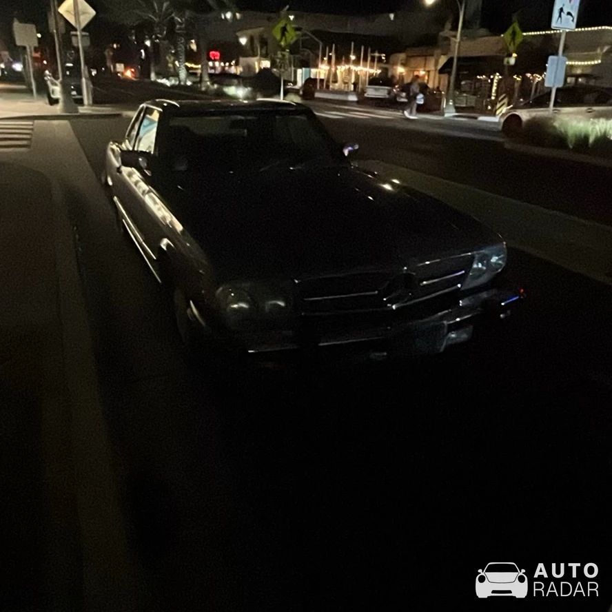 Mercedes-Benz SL 380 R107 spotted in Hermosa Beach, United States