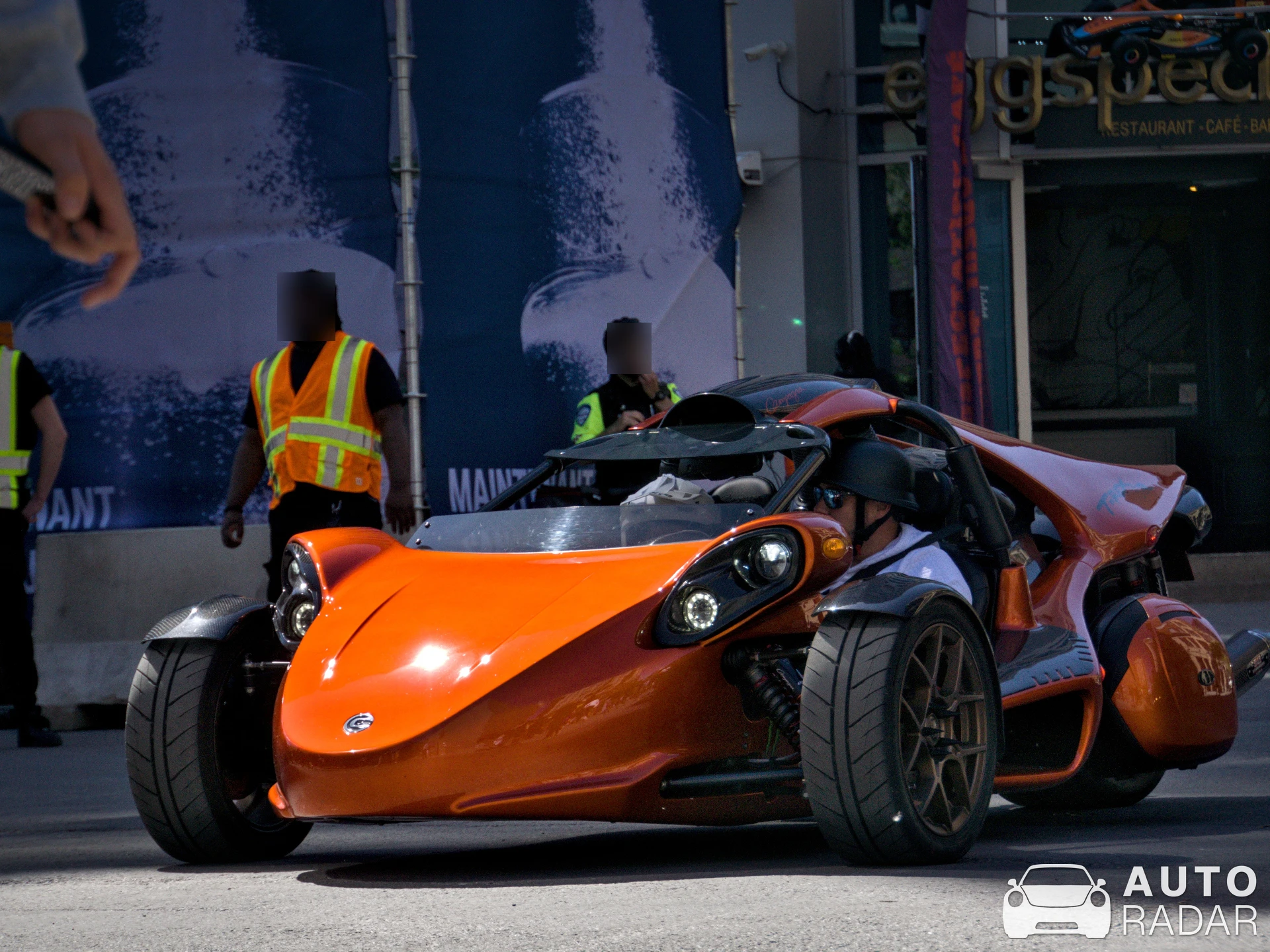Campagna T-Rex spotted in Montréal