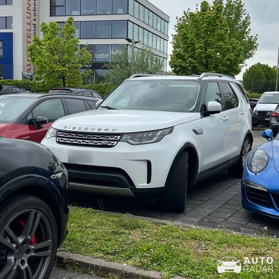 Land Rover Discovery 5 2017 spotted in Rothrist