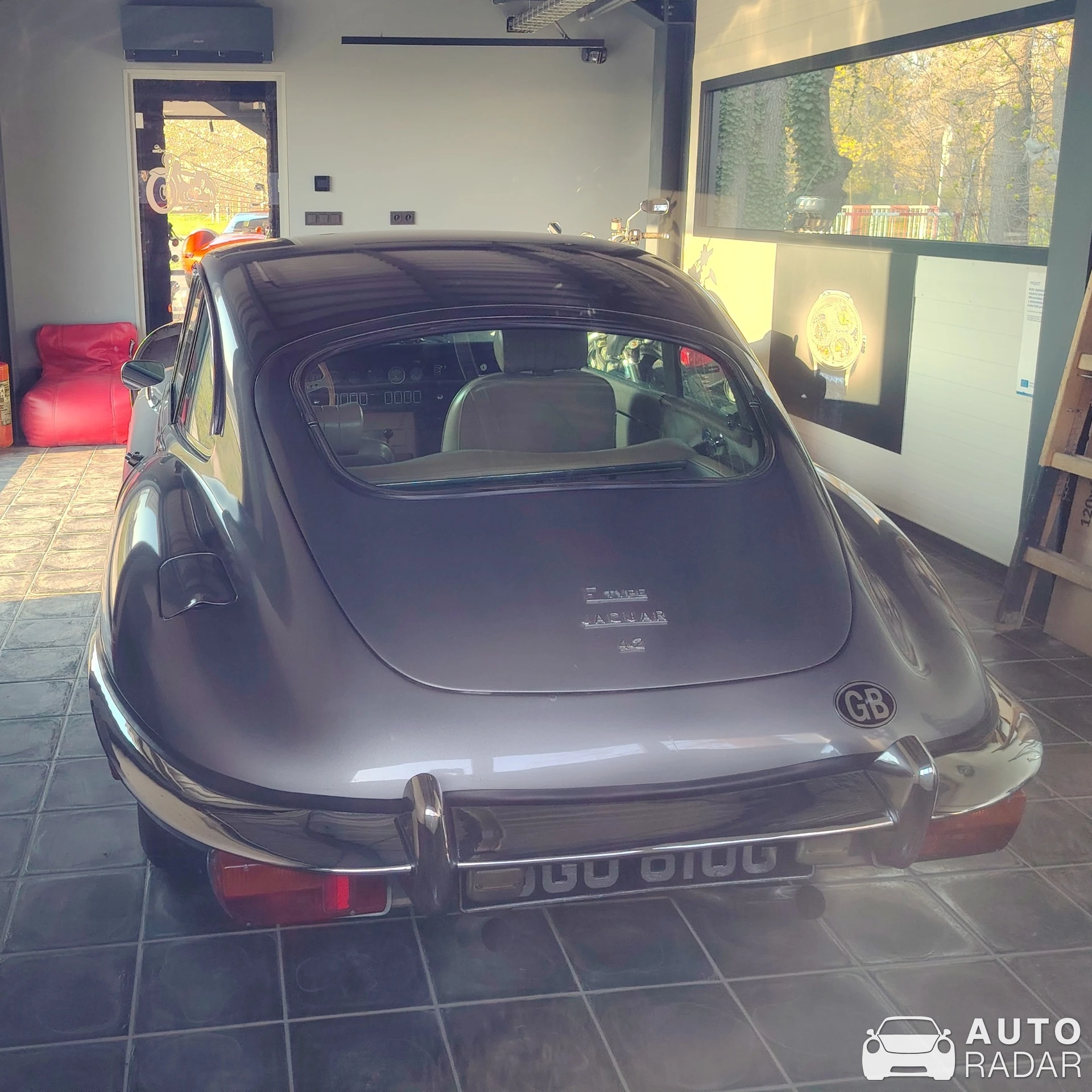 Jaguar E-Type 4.2 spotted in Opava