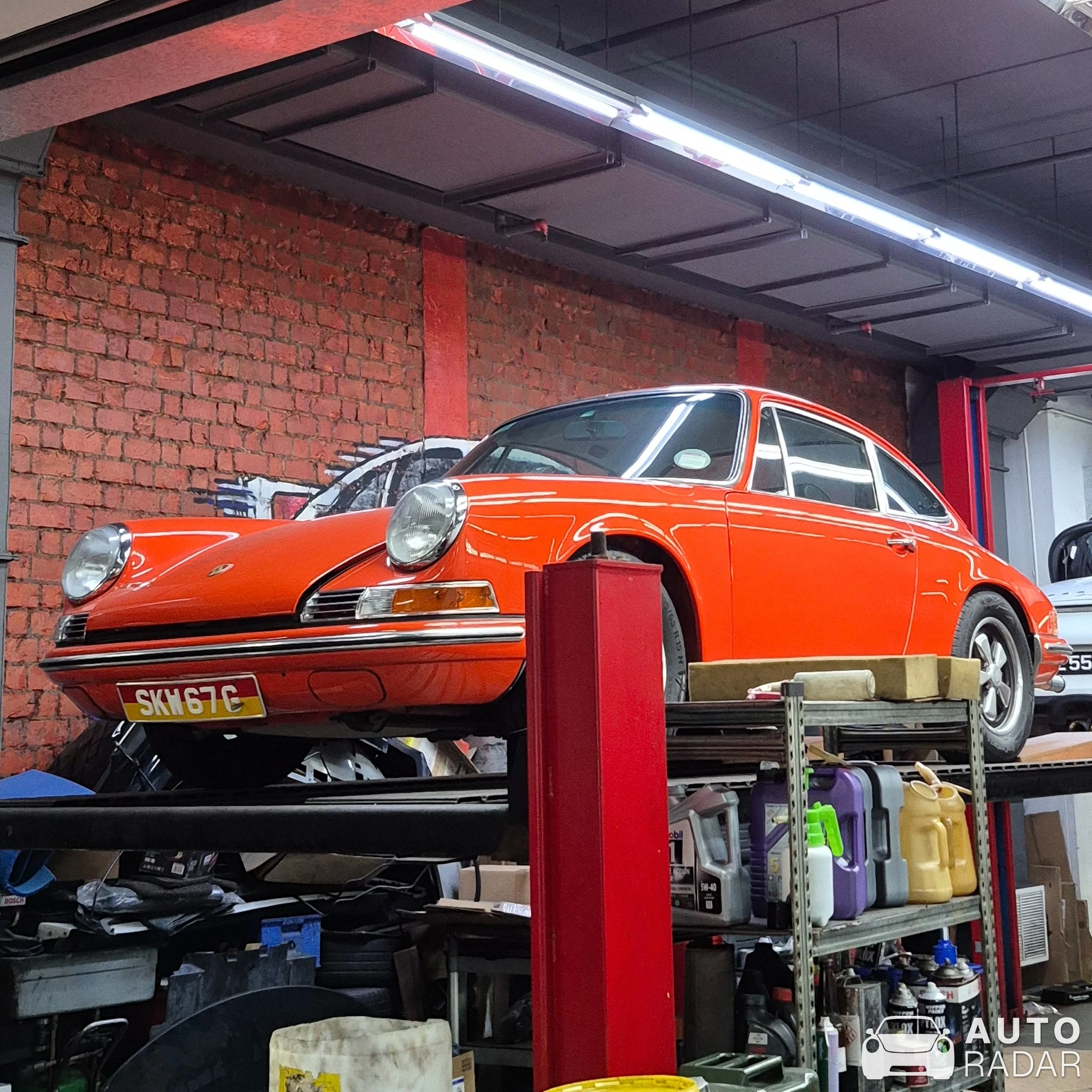 Porsche 911 E spotted in Singapore
