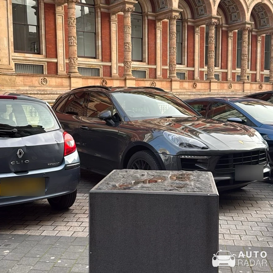 Porsche Macan spotted in Greater London, United Kingdom