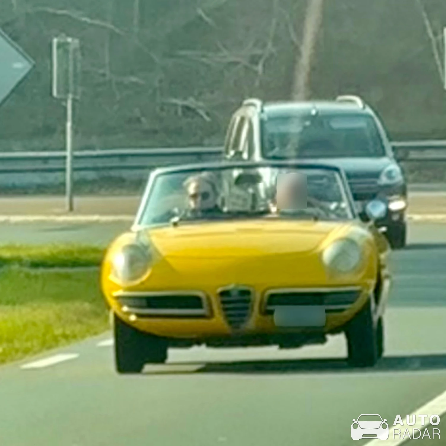 Alfa Romeo 1750 spider spotted in De Zilk