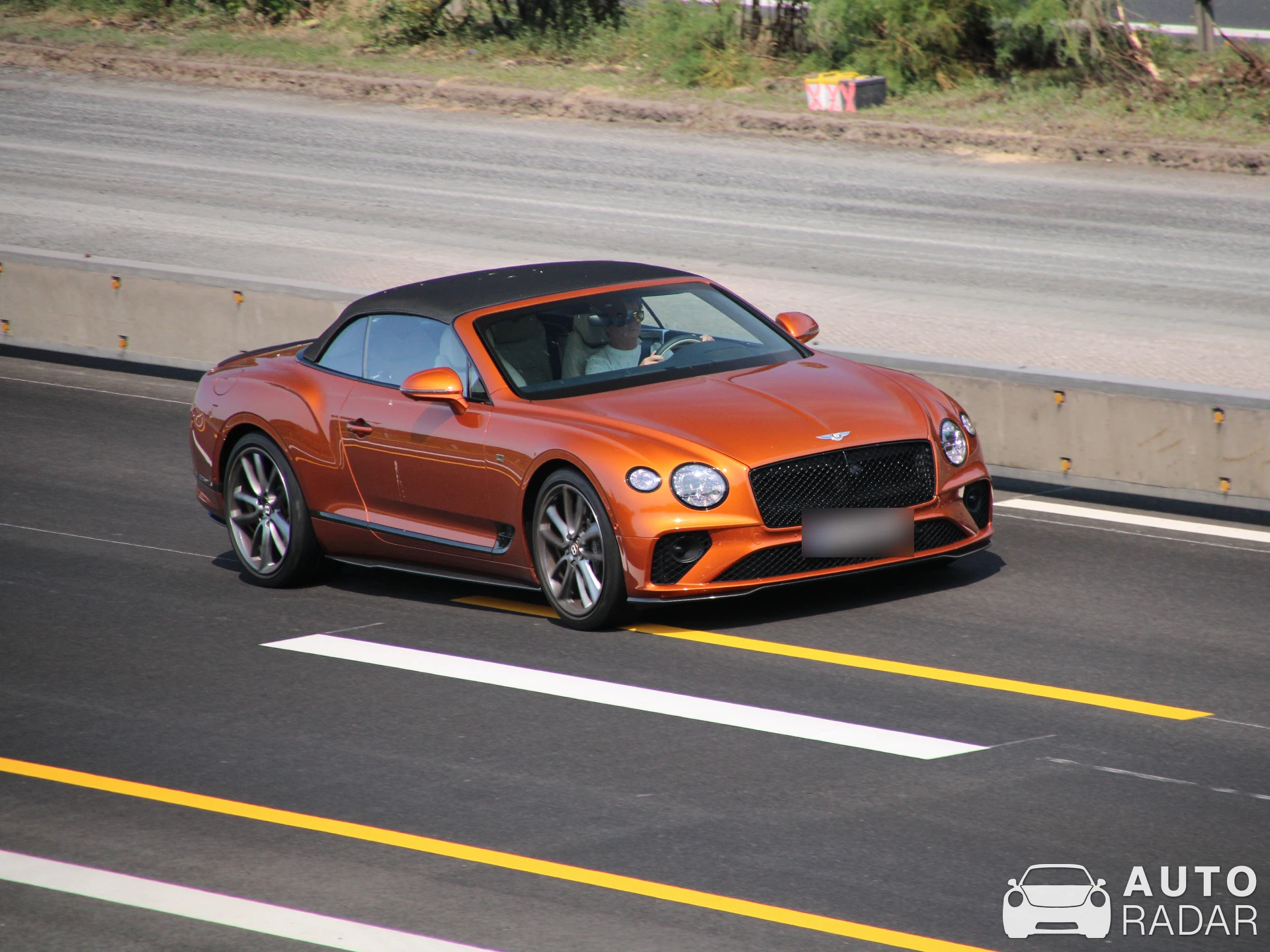 Bentley Continental GTC 2019 First Edition spotted in Beelitz