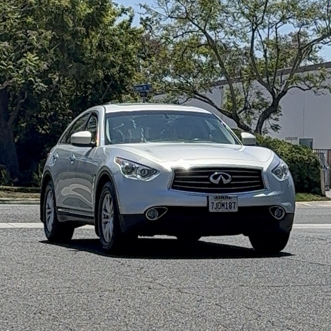 Infiniti QX70