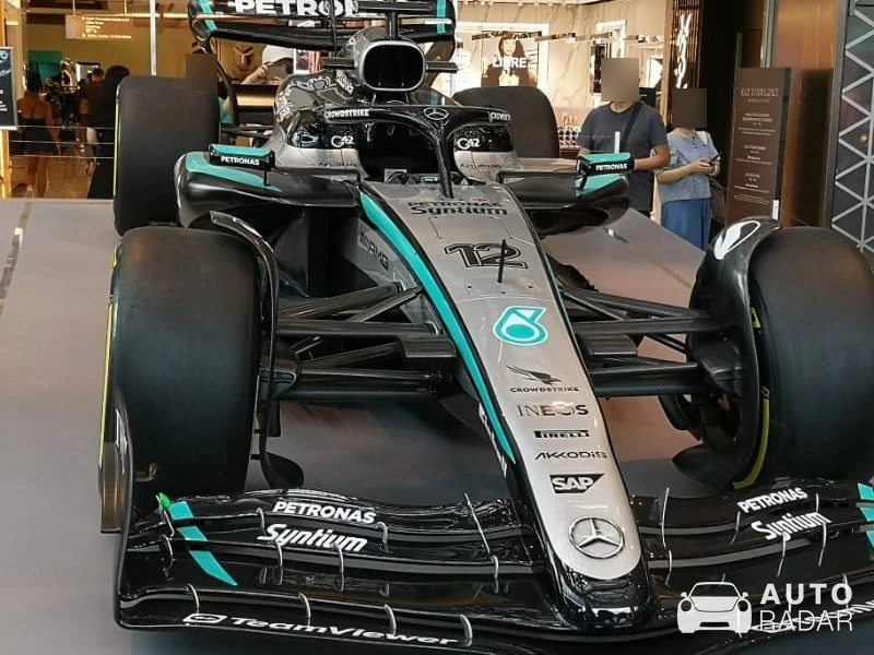 Mercedes W16 spotted in Singapore, Singapore