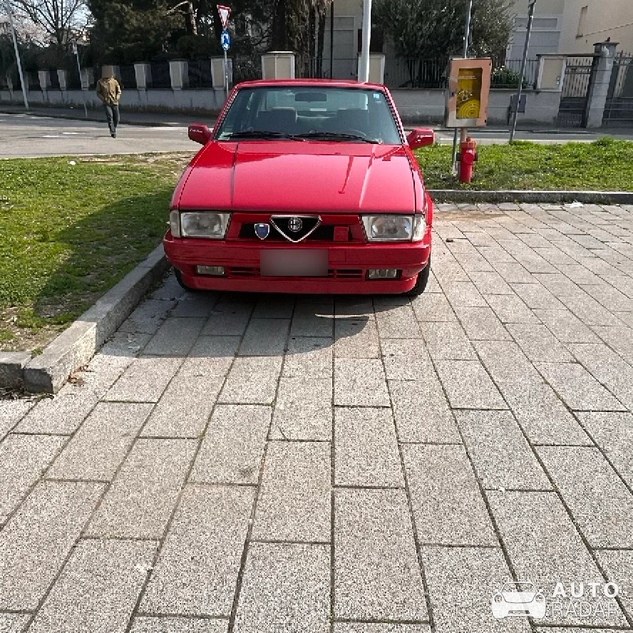 Alfa Romeo 75 spotted in Busto Arsizio
