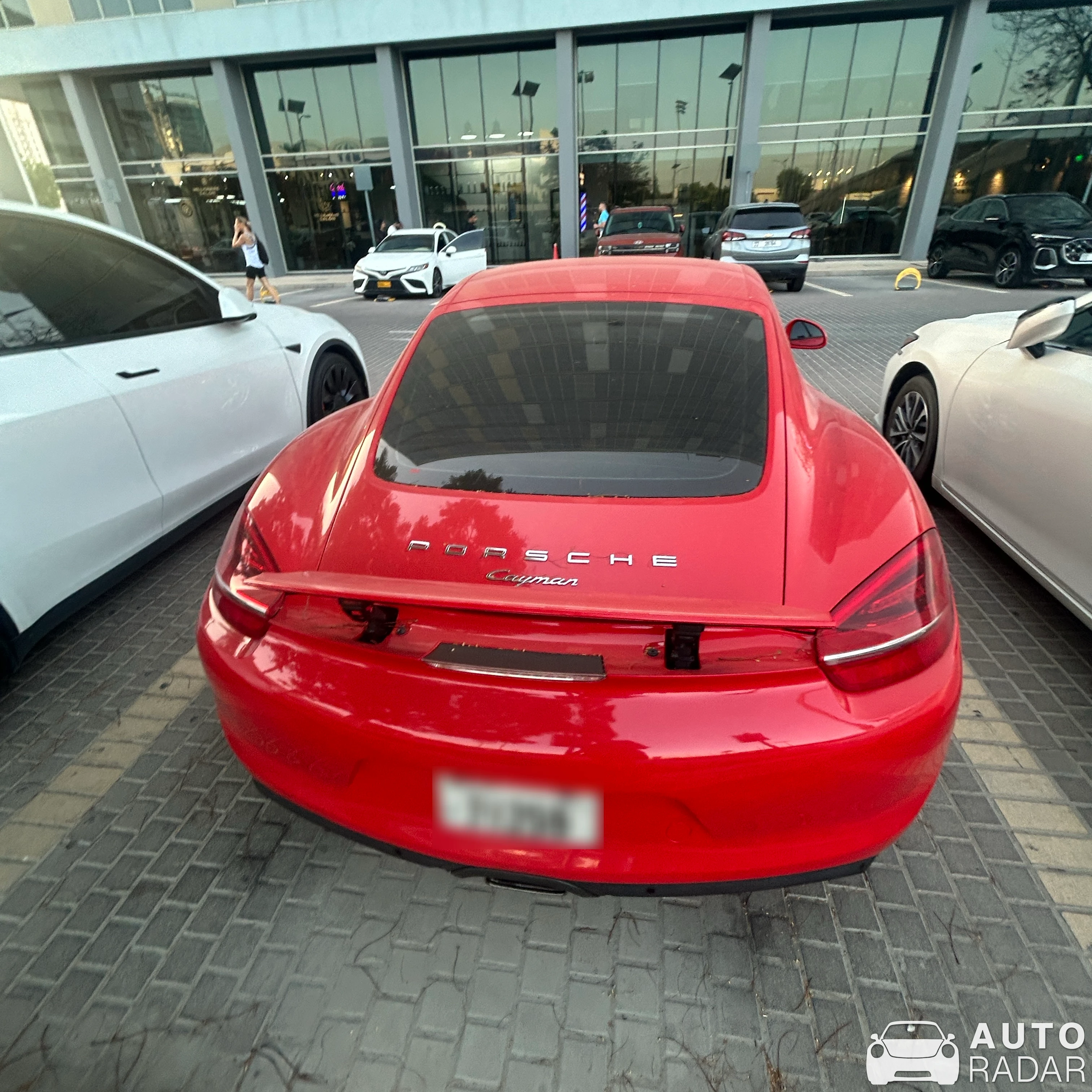 Porsche 981 Cayman spotted in Dubai