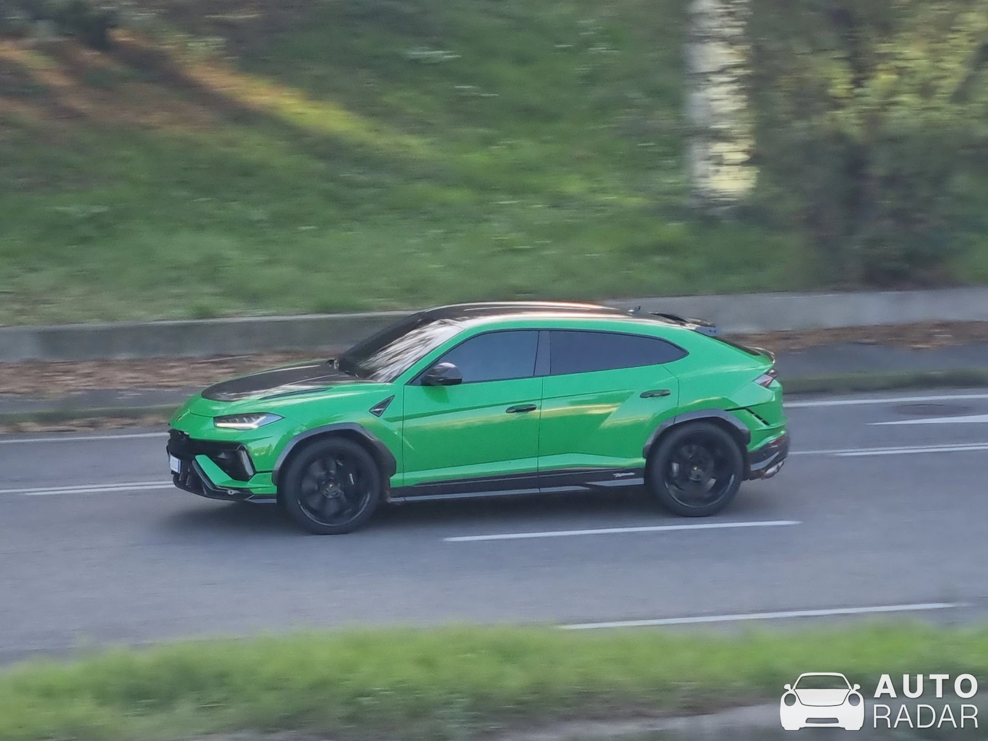 Lamborghini Urus Performante spotted in Milan, Italy