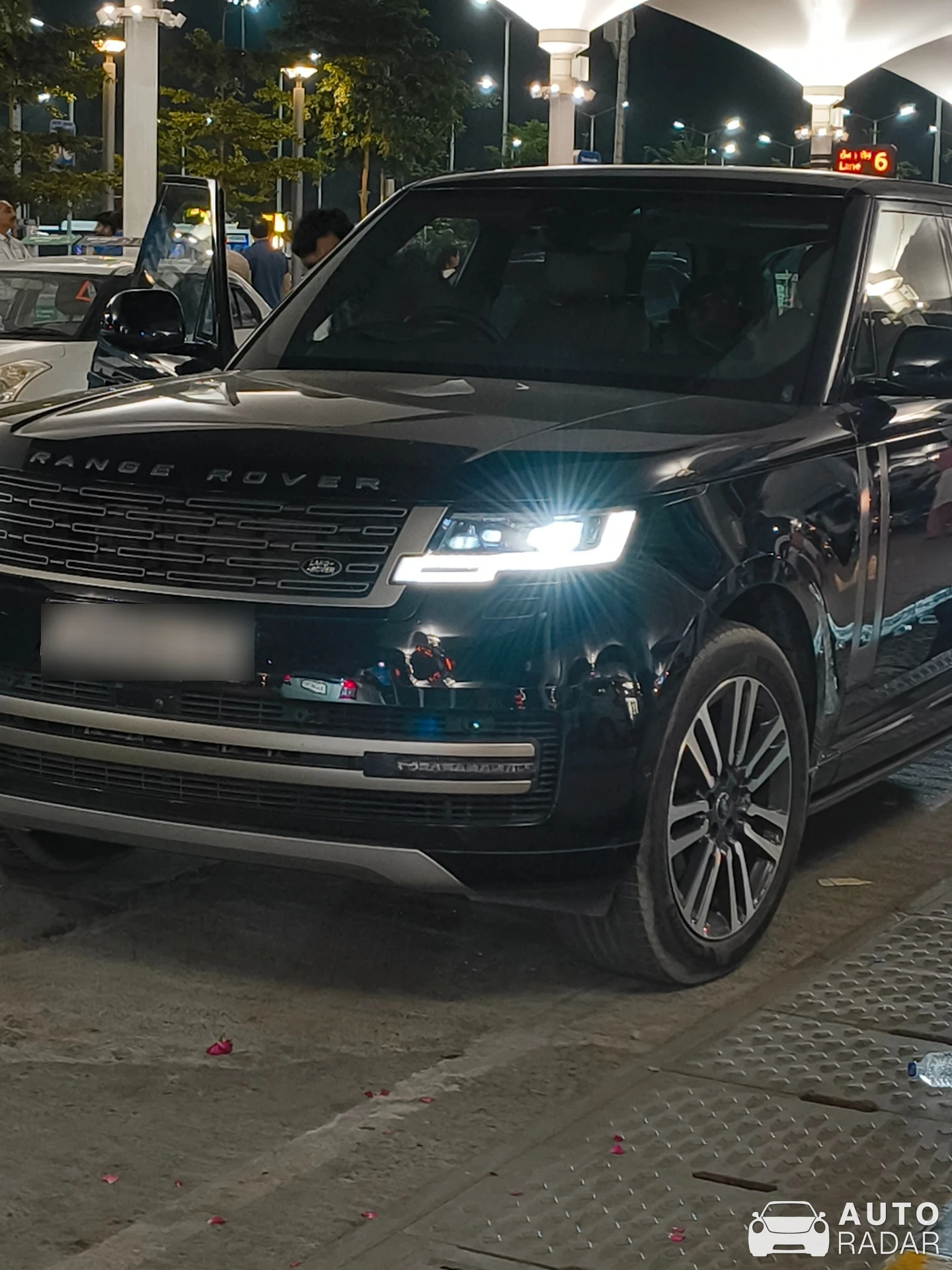 Land Rover Range Rover spotted in Ahmedabad