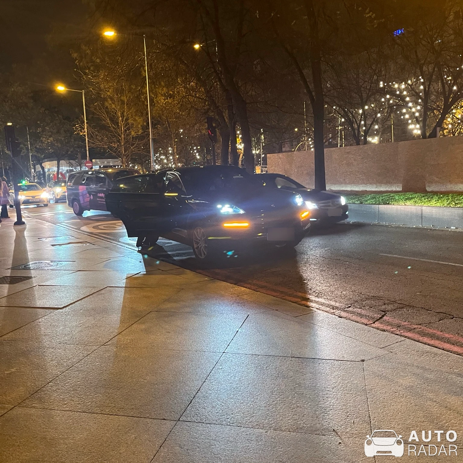 Porsche Cayenne E-Hybrid Platinum Edition spotted in Madrid