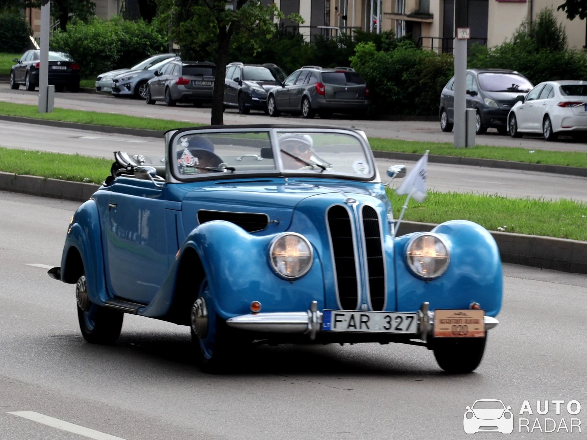 BMW 327 spotted in Kaunas