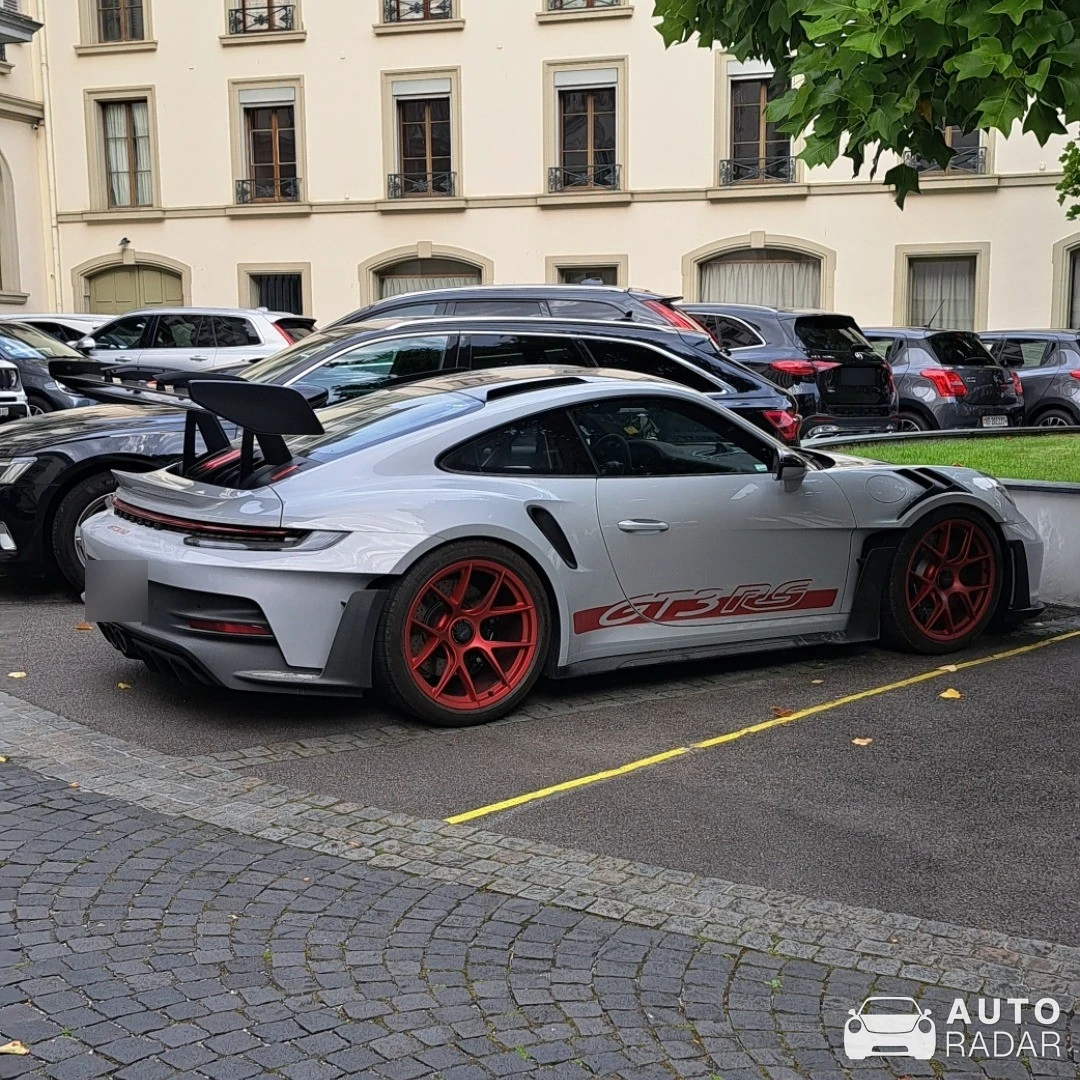 Porsche 992 GT3 RS MkI spotted in Vevey, Suisse