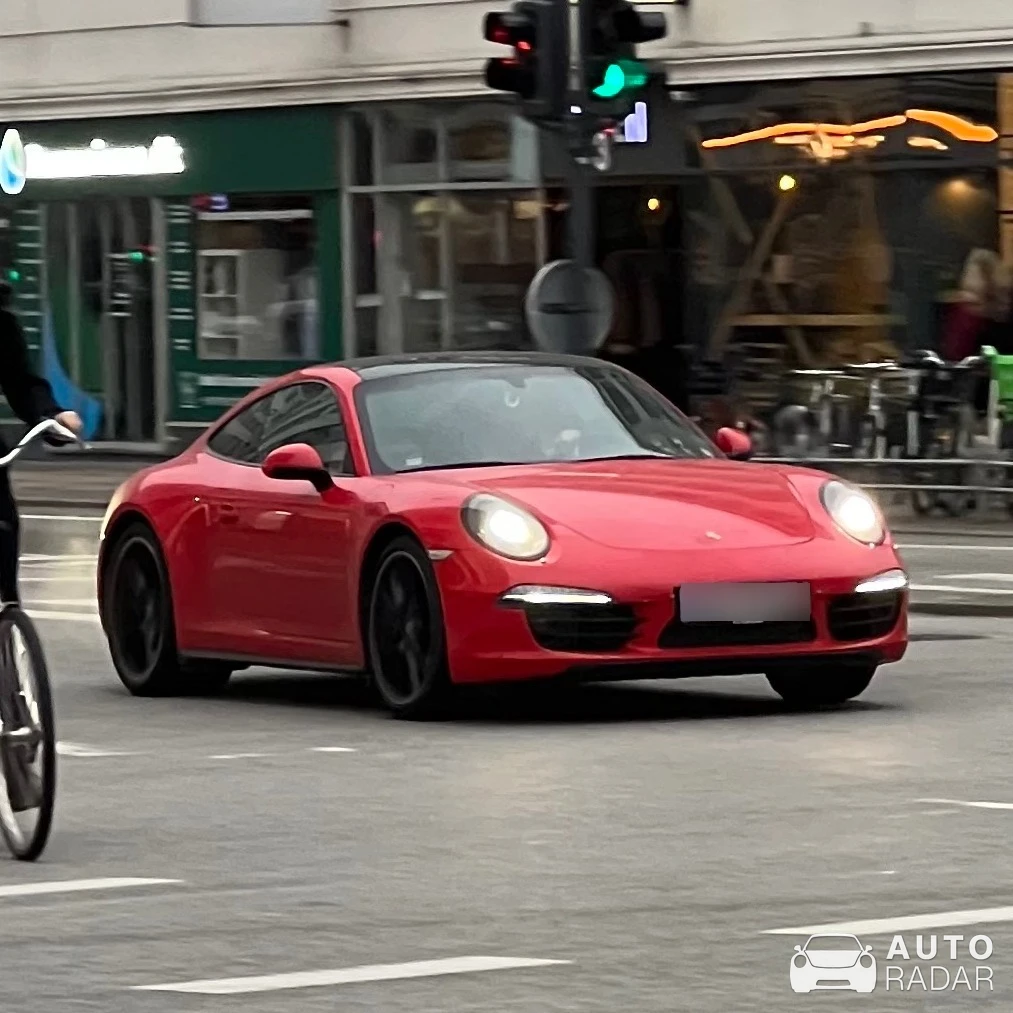 Porsche 991 Carrera MkI spotted in København, Danmark