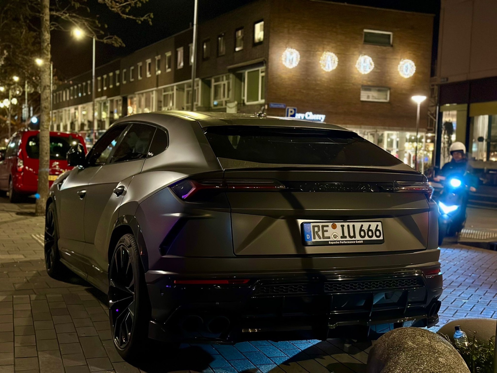 Lamborghini Urus Nero Design