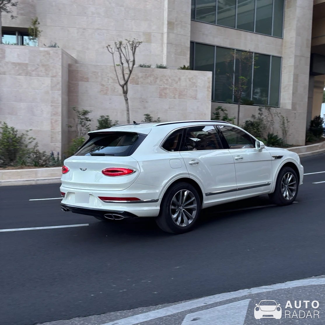 Bentley Bentayga V8 2021 First Edition spotted in Monaco