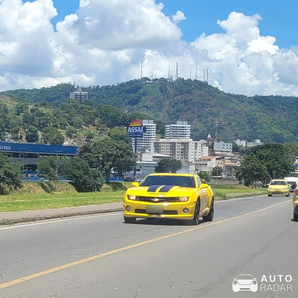 Chevrolet Camaro SS spotted in Costa Carvalho, Brasil