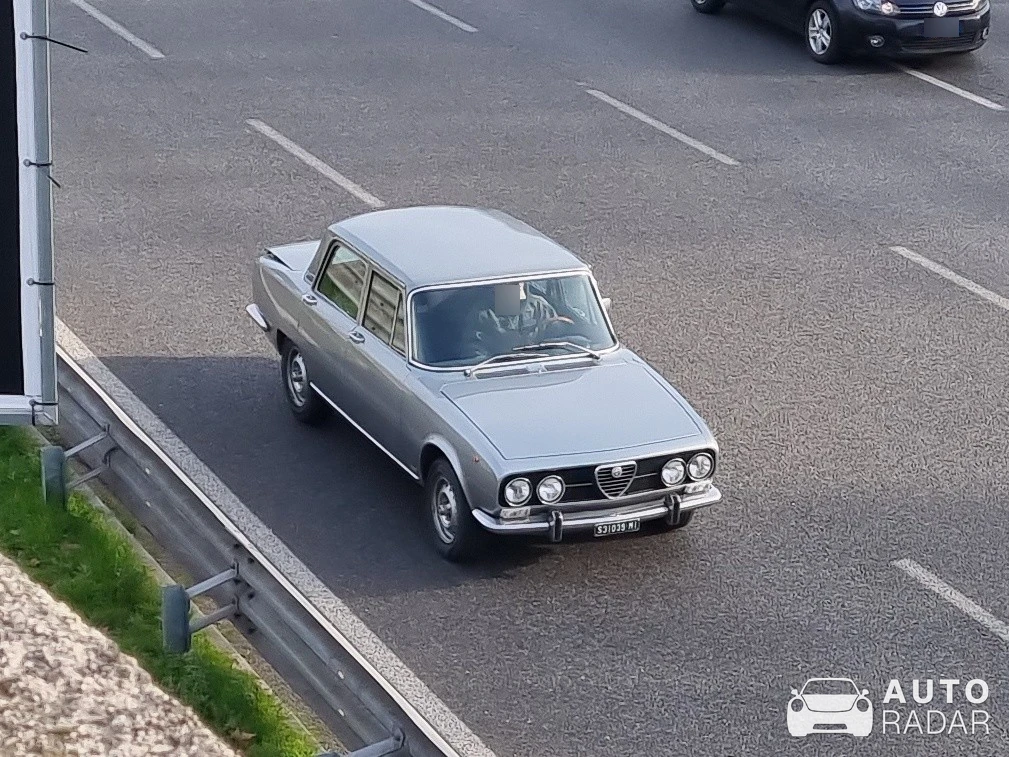 Alfa Romeo 1750 Berlina spotted in Milano