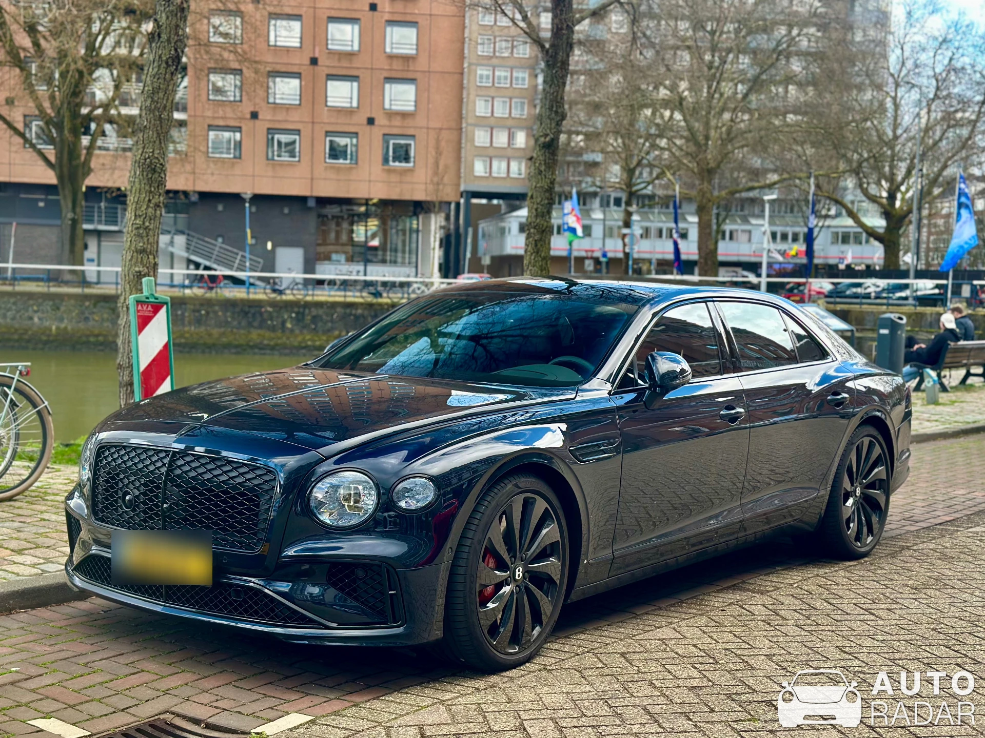 Bentley Flying Spur V8 2021 spotted in Rotterdam