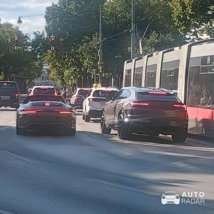 Lamborghini Urus SE spotted in Wien