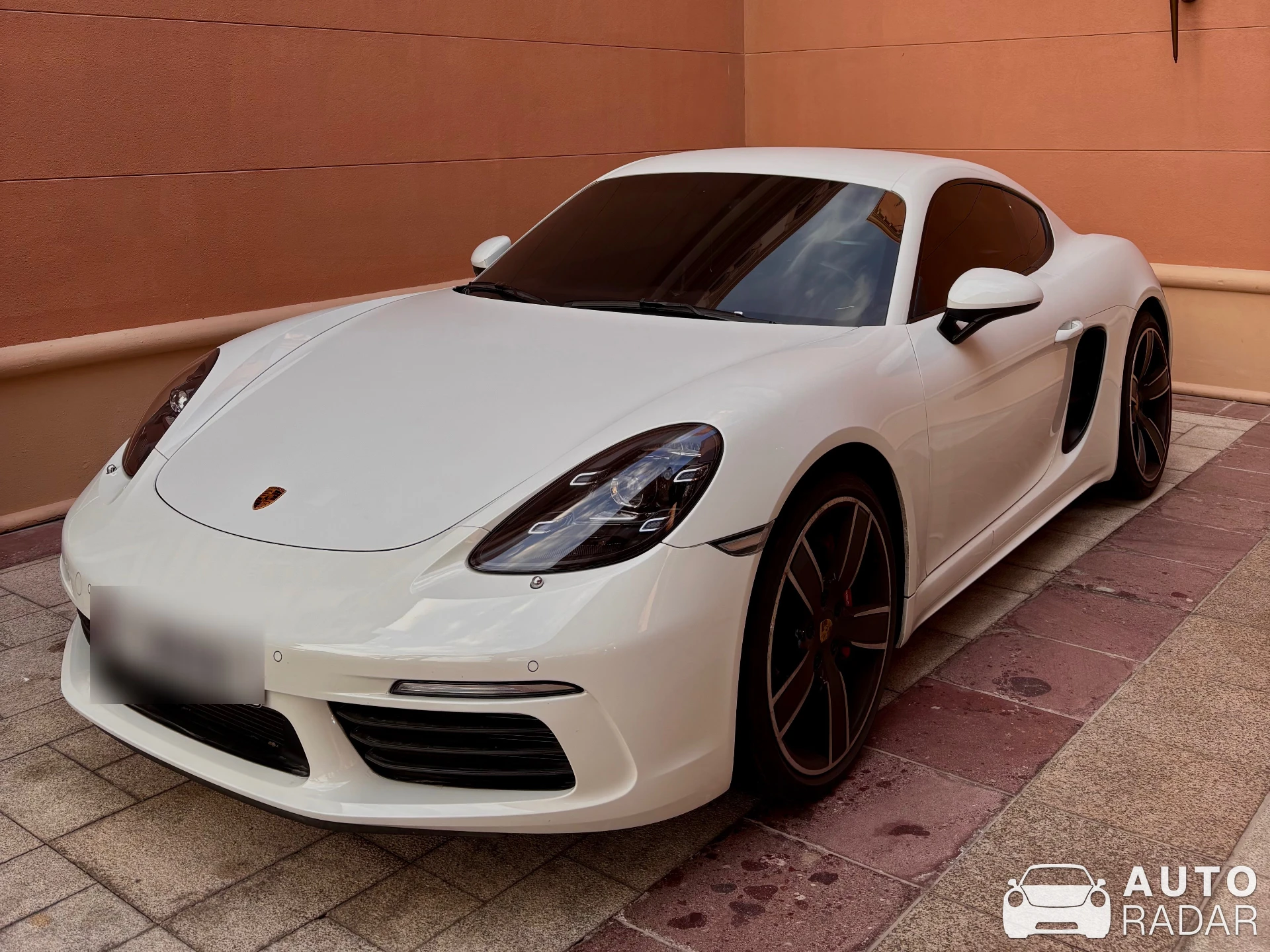 Porsche 718 Cayman S spotted in Doha, Qatar