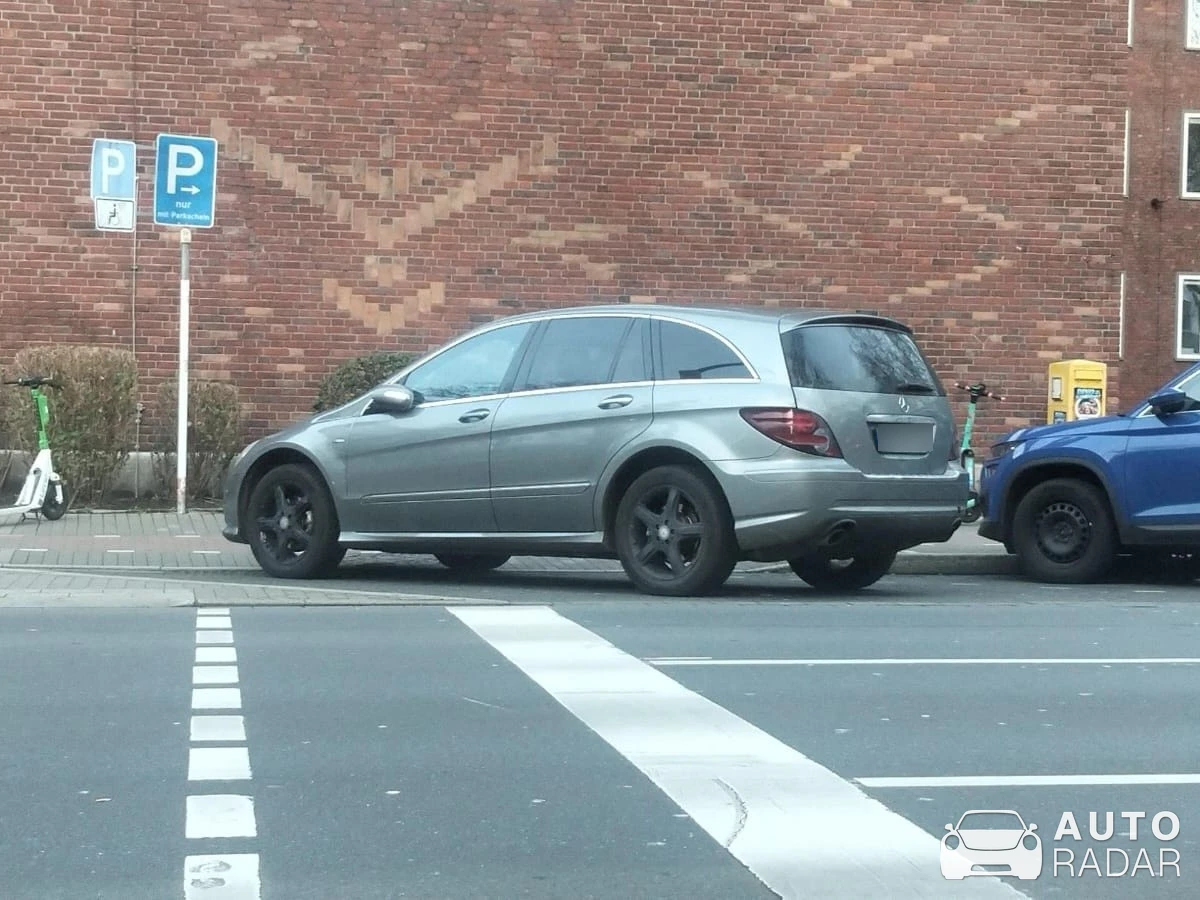Mercedes-Benz R-Klasse spotted in Dortmund