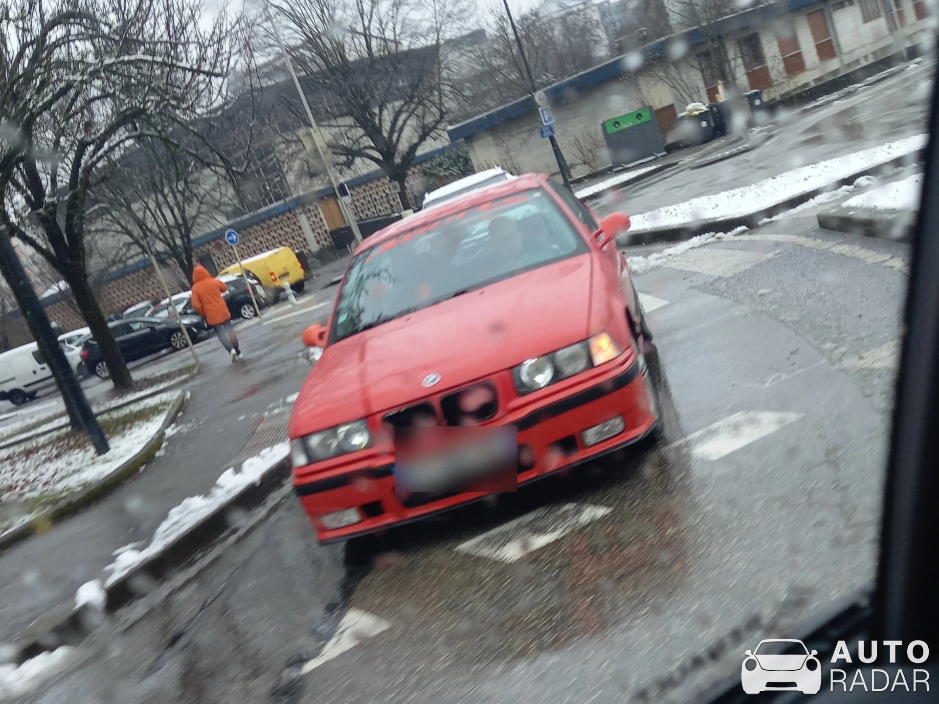BMW M3 E30 spotted in Annecy, France