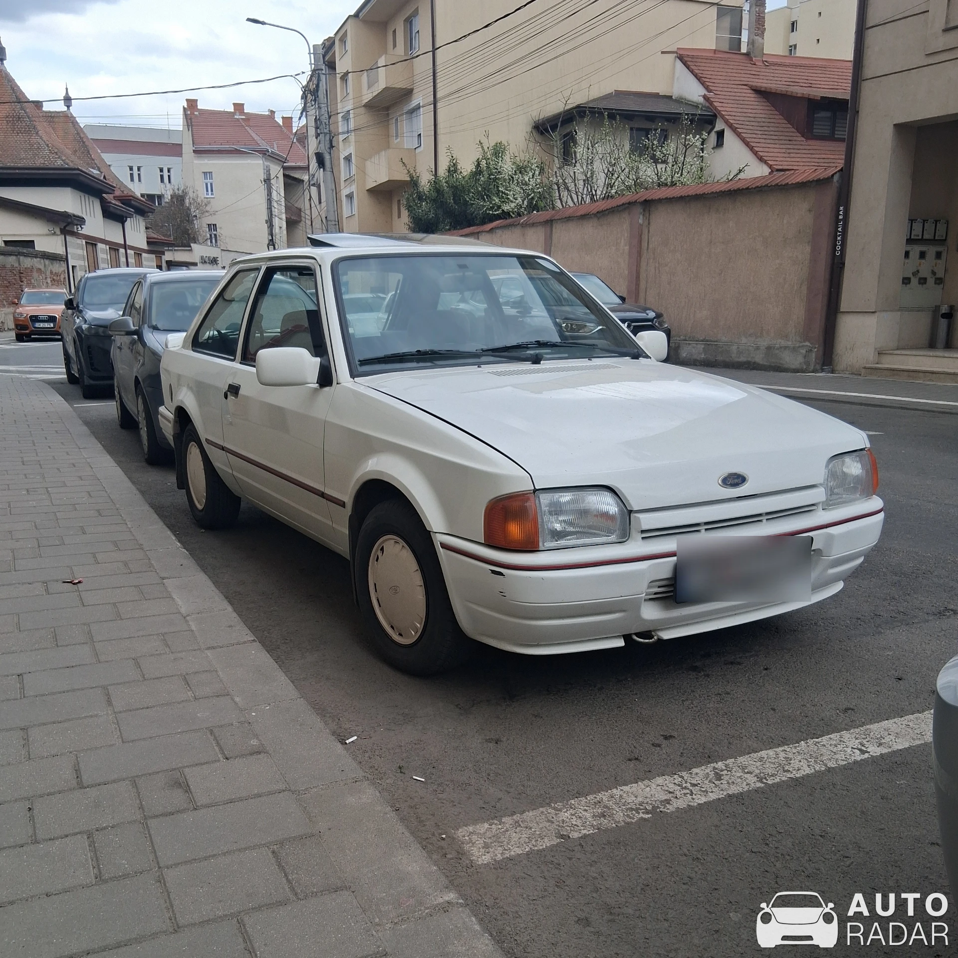 Ford Escort XR3i spotted in Satu Mare