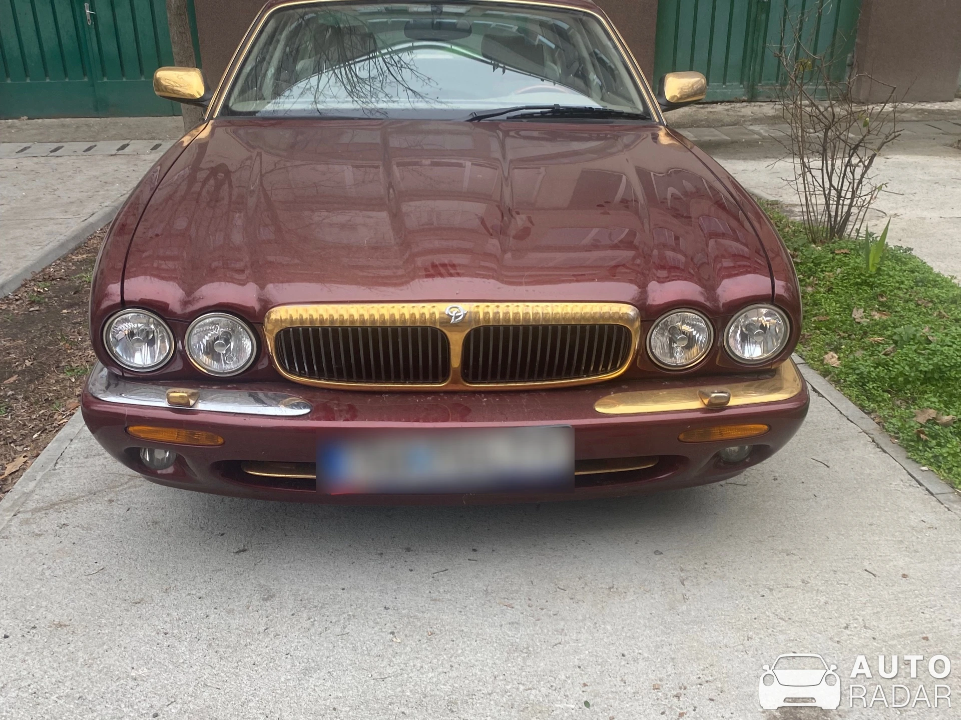 Jaguar XJ spotted in București, România