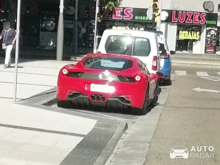 Ferrari 458 Italia spotted in Zaragoza, Spain