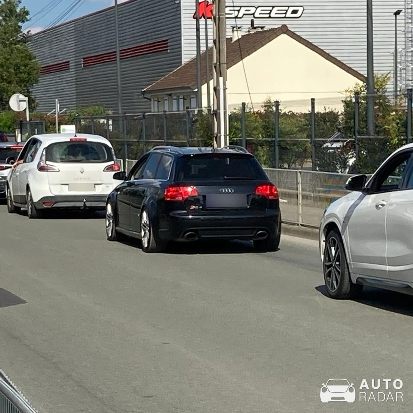 Audi RS4 Avant B7 spotted in Le Mans