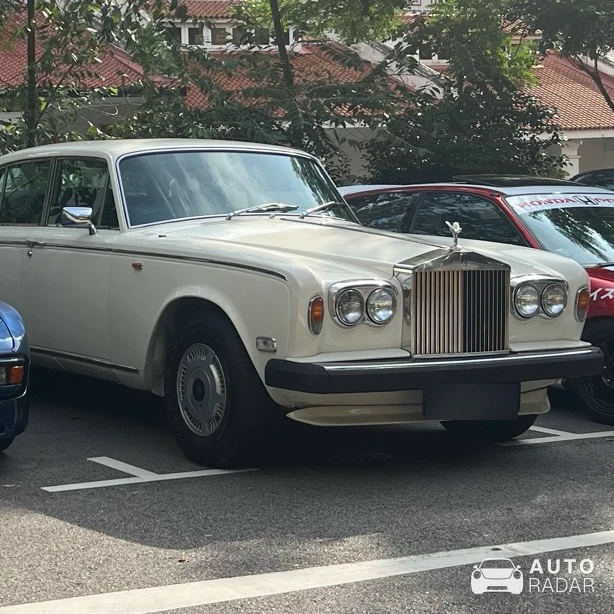 Rolls-Royce Silver Shadow II spotted in Singapore