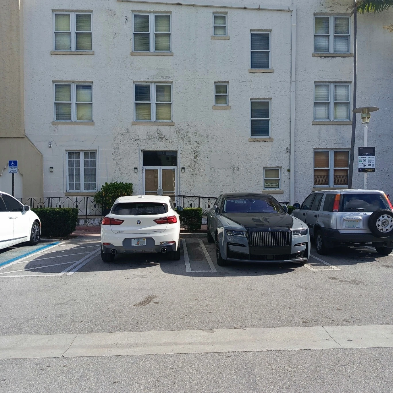 Rolls-Royce Ghost II Black Badge spotted in Miami Beach