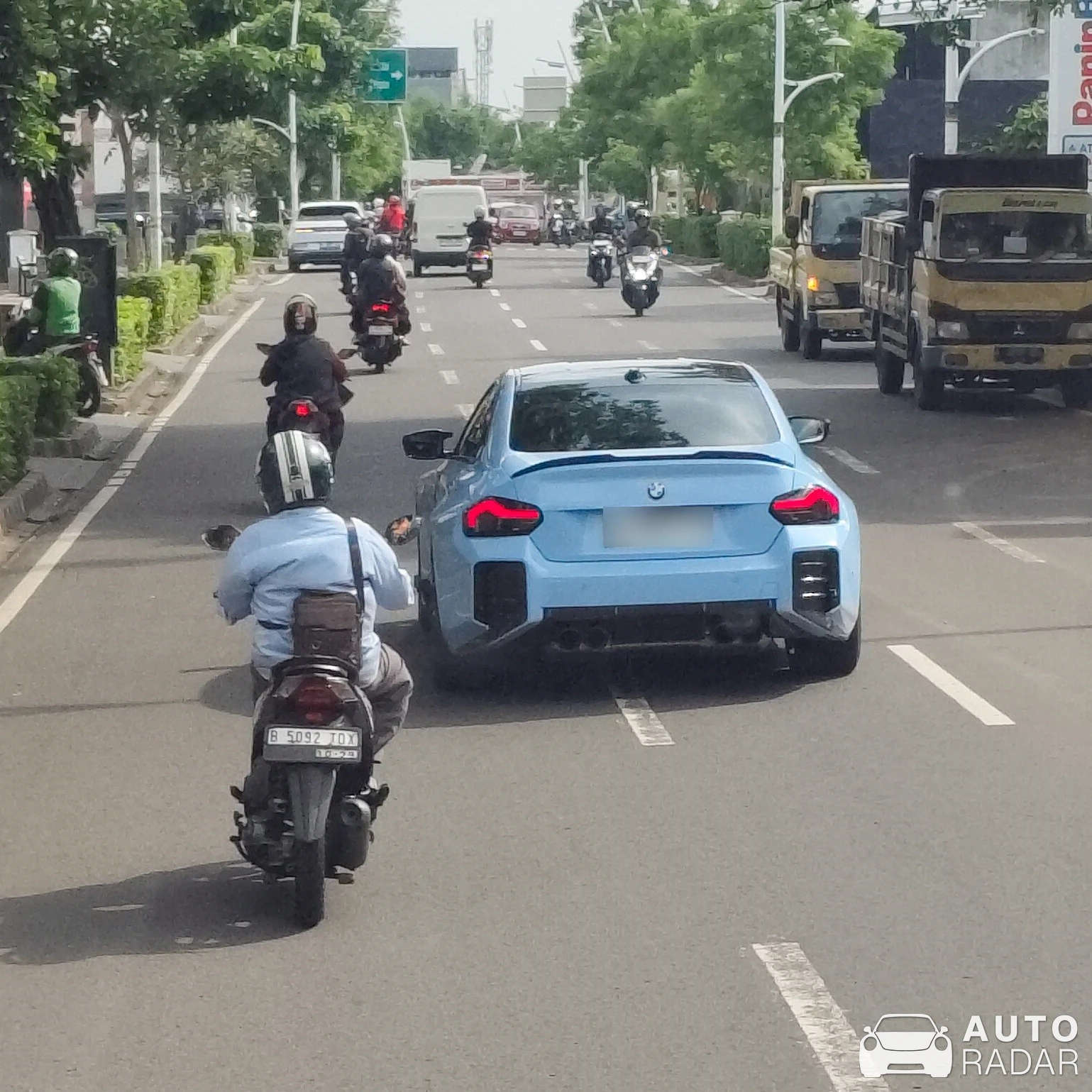 BMW M2 G87 Coupé spotted in Jakarta, Indonesia