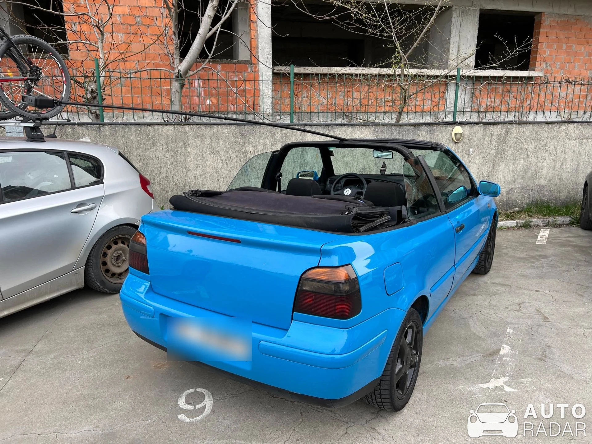 Volkswagen Golf 2.0 Cabriolet spotted in Tutova