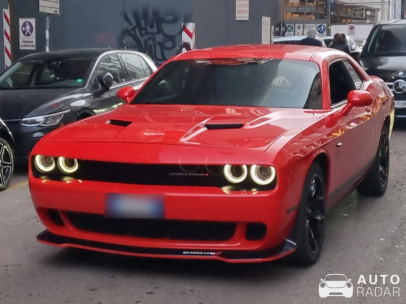 Dodge Challenger SRT Hellcat spotted in Milano, Italia
