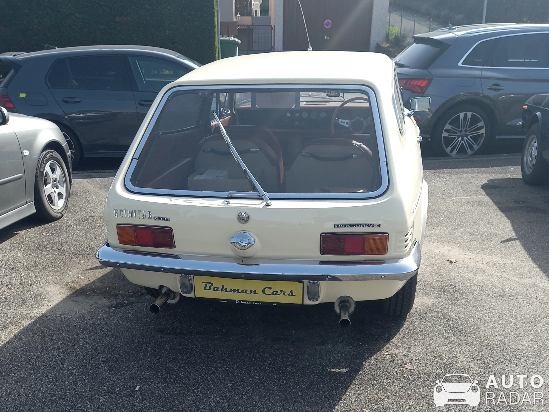 Reliant Scimitar GTE SE6 spotted in Plan-les-Ouates