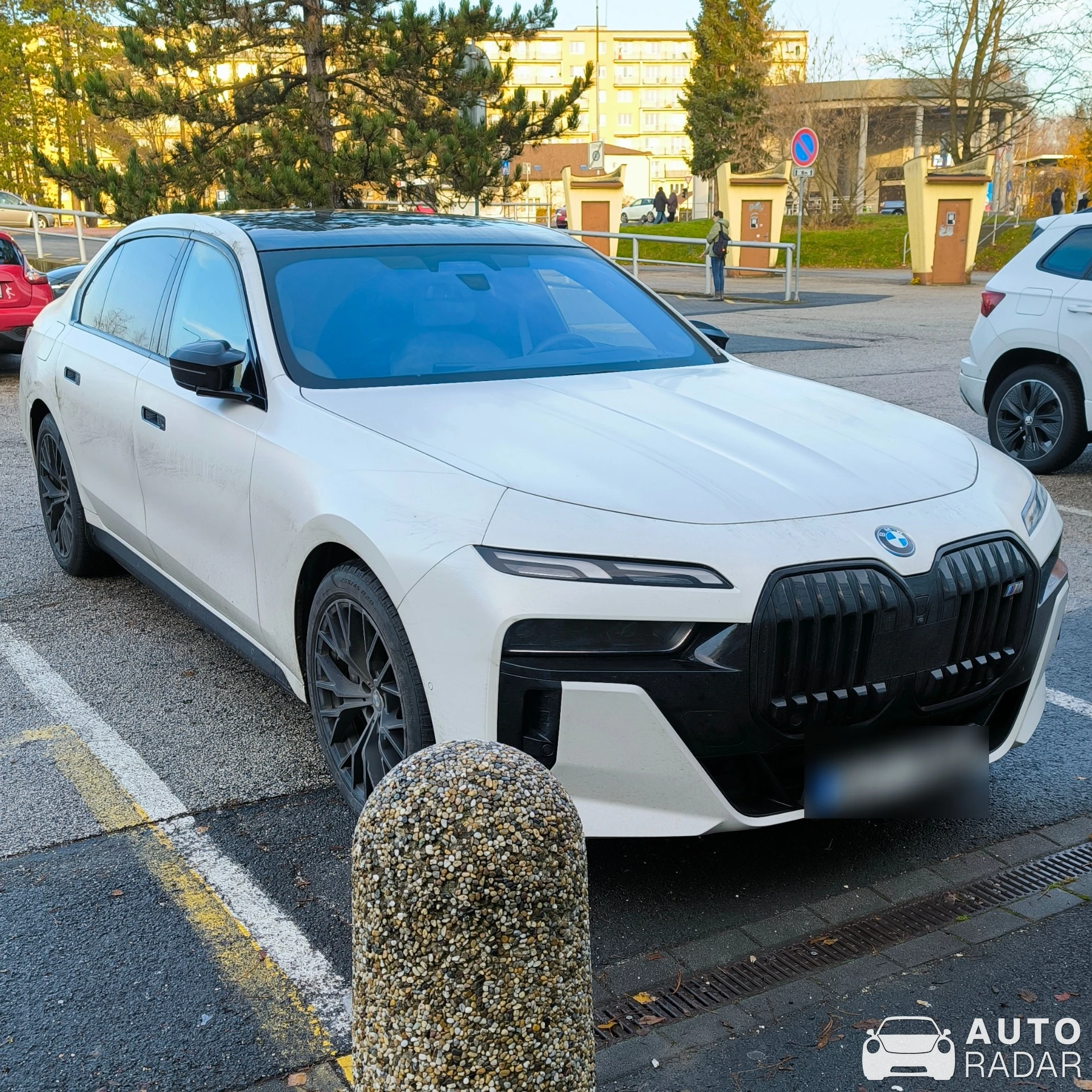 BMW M760e xDrive spotted in Karviná, Czechia