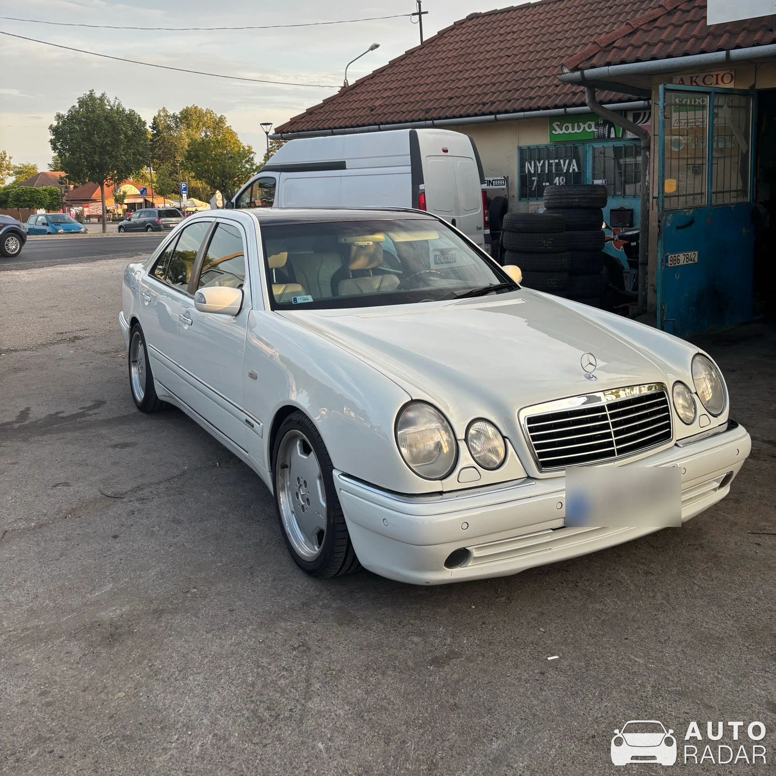 Mercedes-Benz E50 AMG W210 spotted in Kistarcsa