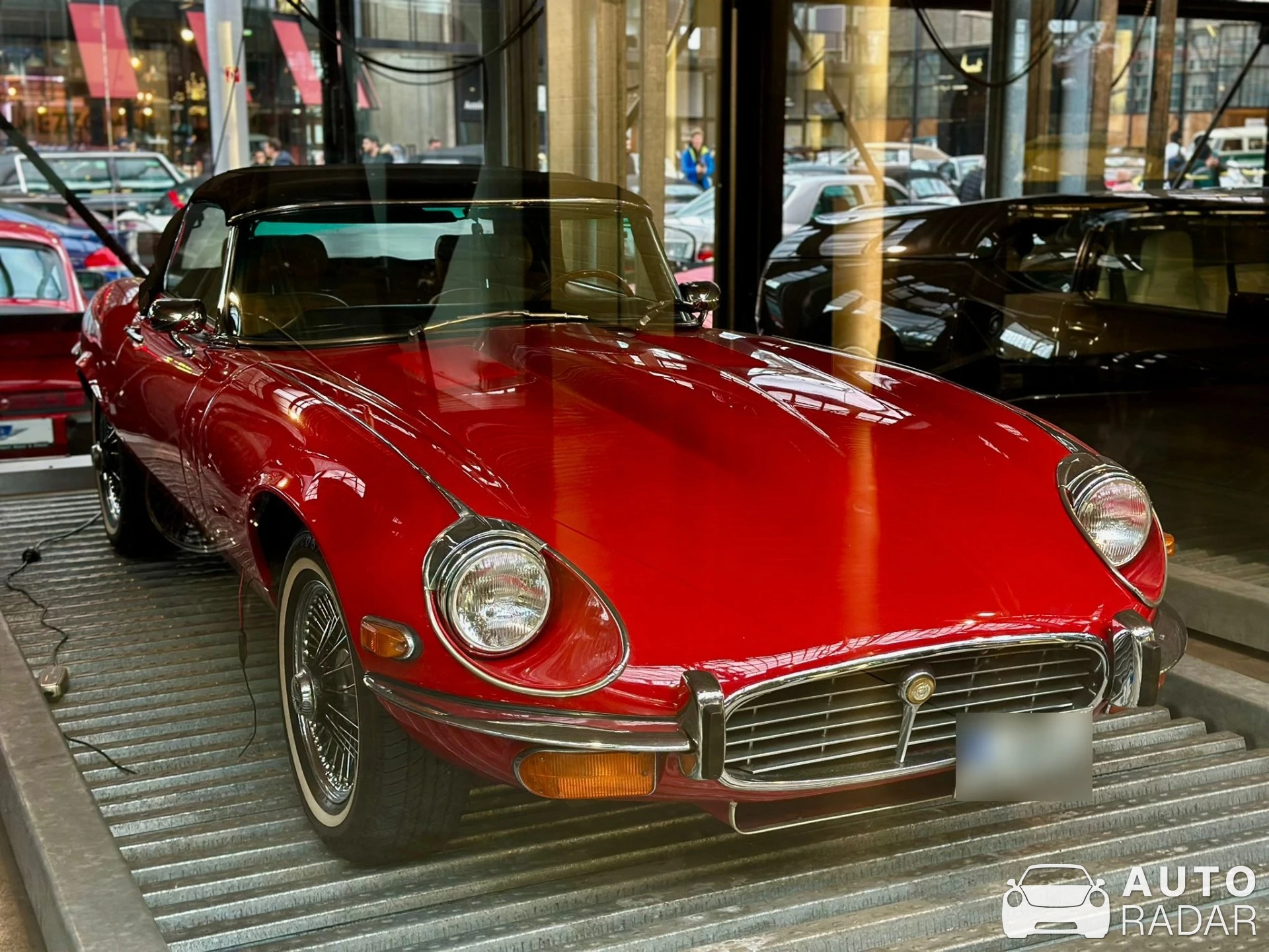Jaguar E-Type Series 3 V-12 spotted in Düsseldorf